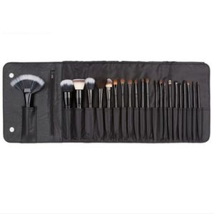 NWOT Coastal Scents 22 Piece Brush Set